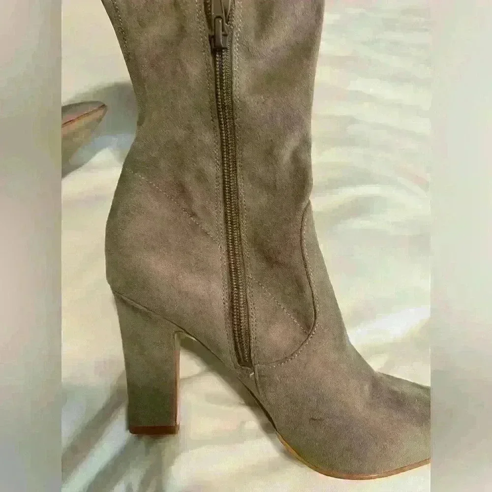 GUESS tan over the knee boots! Zip closure